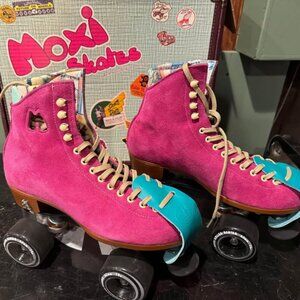 NEW Moxi Skates